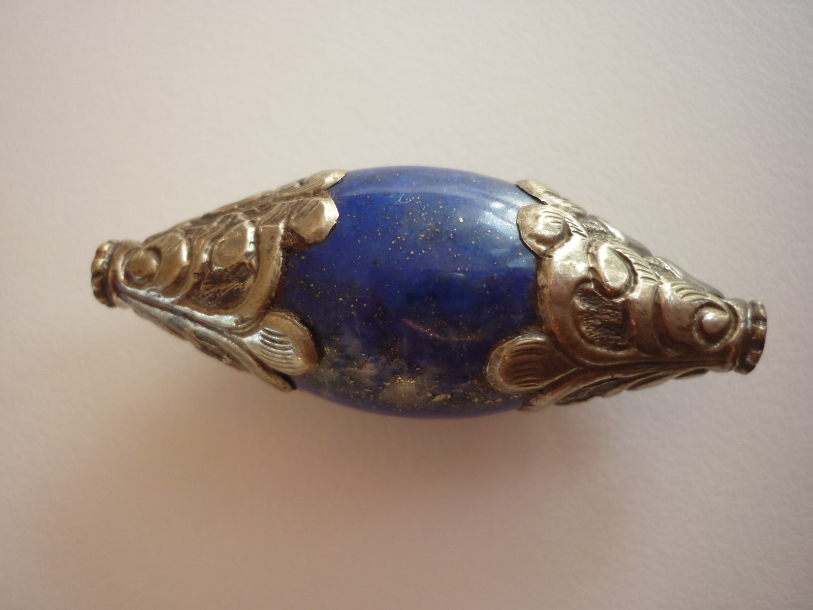 Medium pure semi-precious stone beads